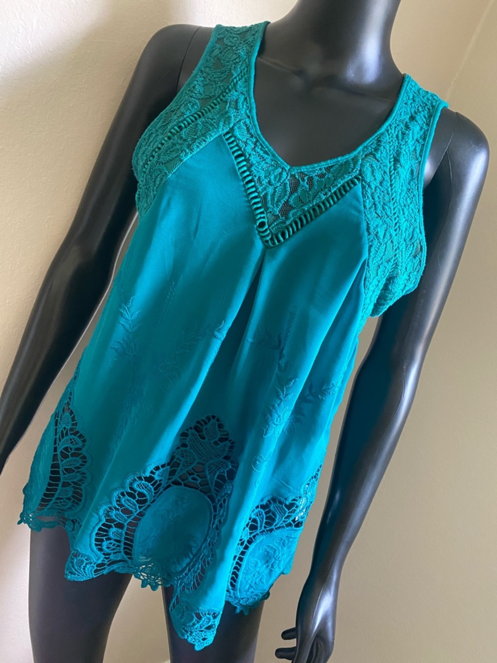 Taylor & Sage Teal Lace-Trim V-Neck Camisole